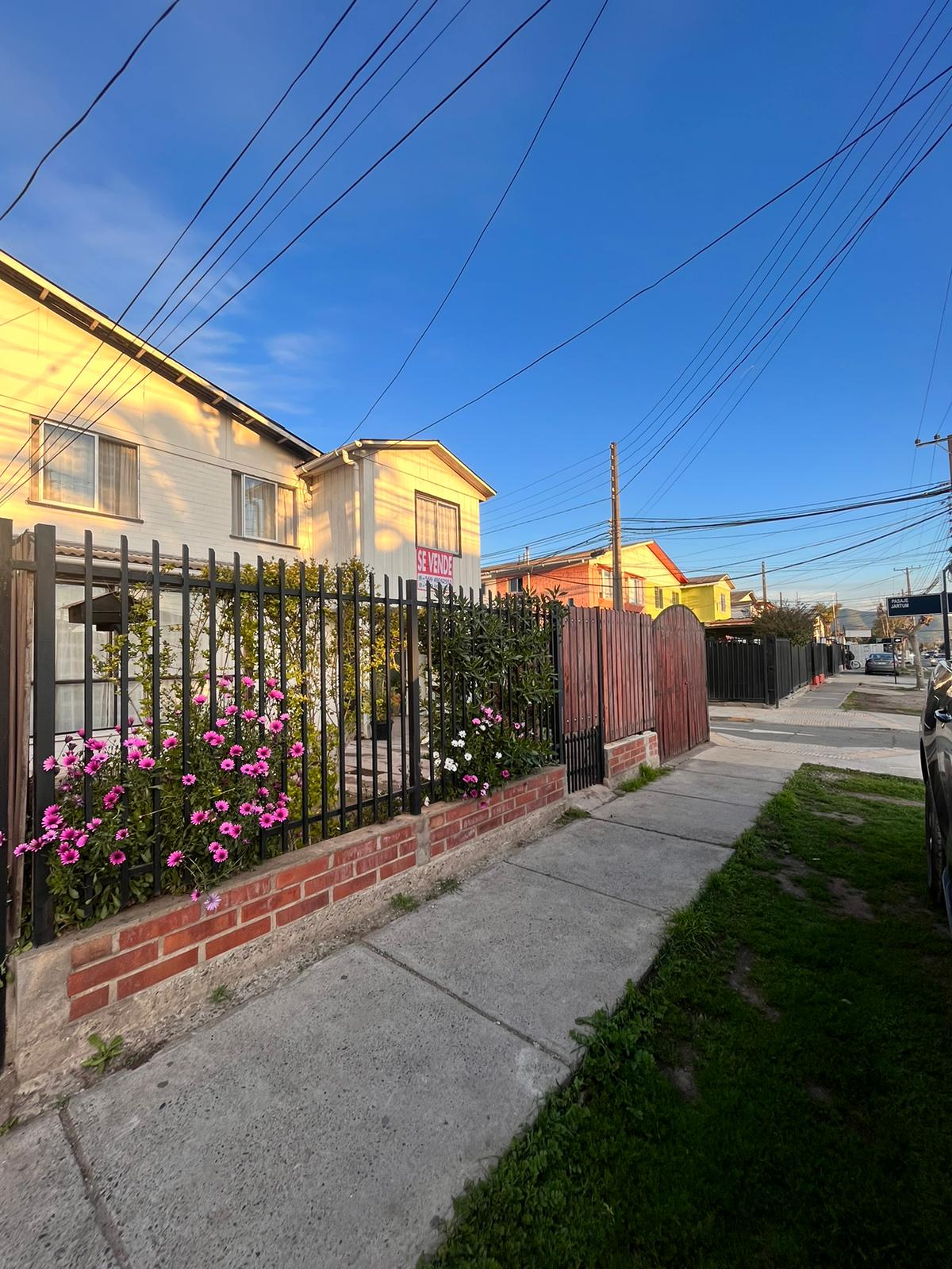 SE VENDE CASA ESQUINA VILLA PARAISO QUILLOTA