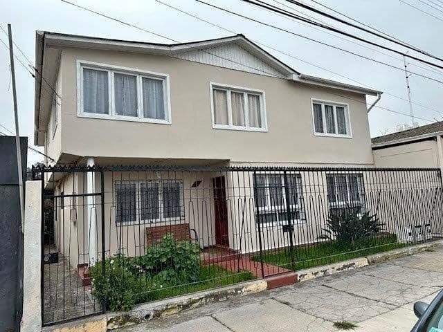 DISPONIBLE CASA CON AMPLIO TERRENO, LA CALERA